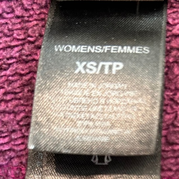 The North Face Women’s Zip Up Jacket. Purple, XS. - Picture 7 of 7